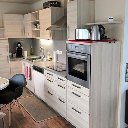 Im Herzen Von Wiesdorf- Blick Auf Das Bayer-Kreuz -Appartement Mit 2 Schlafzimmern-Fuer 3 Personen -Zentral Gelegen - Friedrich Ebert Platz 5A , 4Te Etage - Dachterrasse Und Sauna - Kaution Pflicht - 勒沃库森 外观 照片