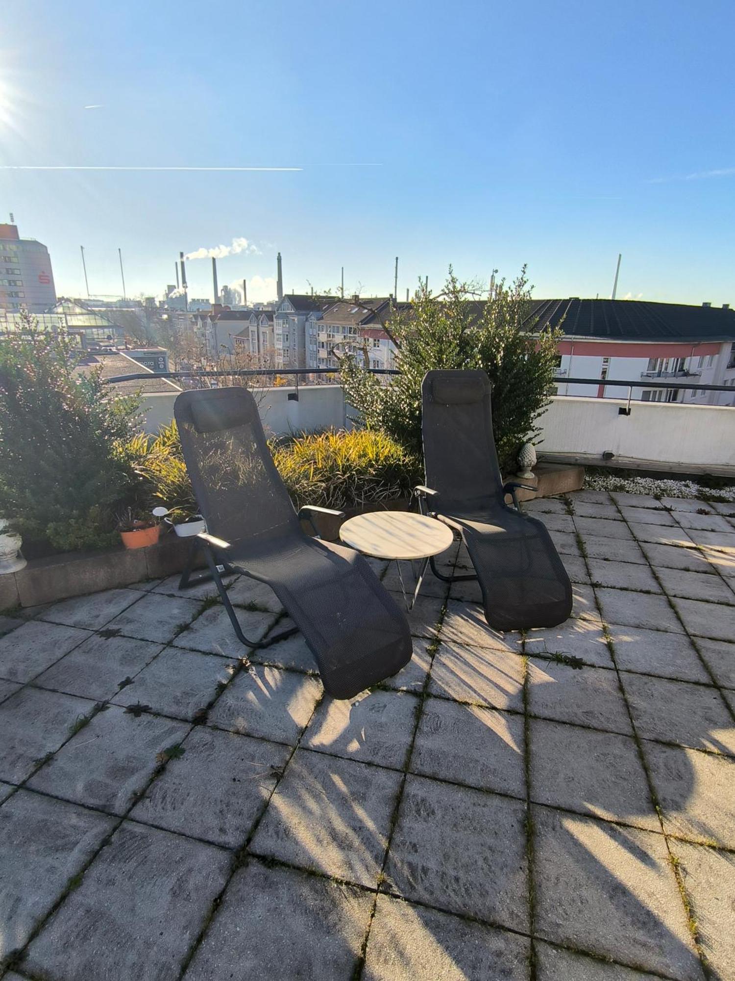 Im Herzen Von Wiesdorf- Blick Auf Das Bayer-Kreuz -Appartement Mit 2 Schlafzimmern-Fuer 3 Personen -Zentral Gelegen - Friedrich Ebert Platz 5A , 4Te Etage - Dachterrasse Und Sauna - Kaution Pflicht - 勒沃库森 外观 照片