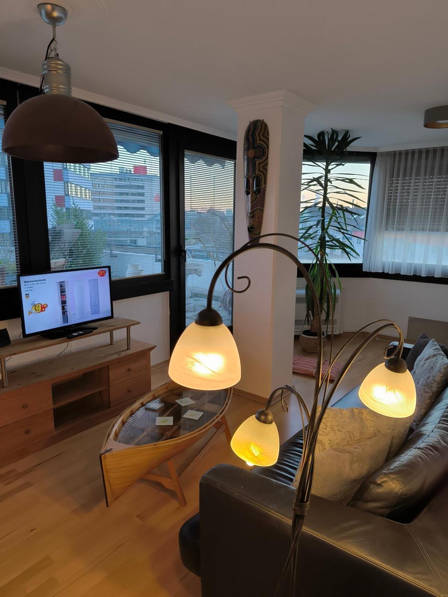 Im Herzen Von Wiesdorf- Blick Auf Das Bayer-Kreuz -Appartement Mit 2 Schlafzimmern-Fuer 3 Personen -Zentral Gelegen - Friedrich Ebert Platz 5A , 4Te Etage - Dachterrasse Und Sauna - Kaution Pflicht - 勒沃库森 外观 照片