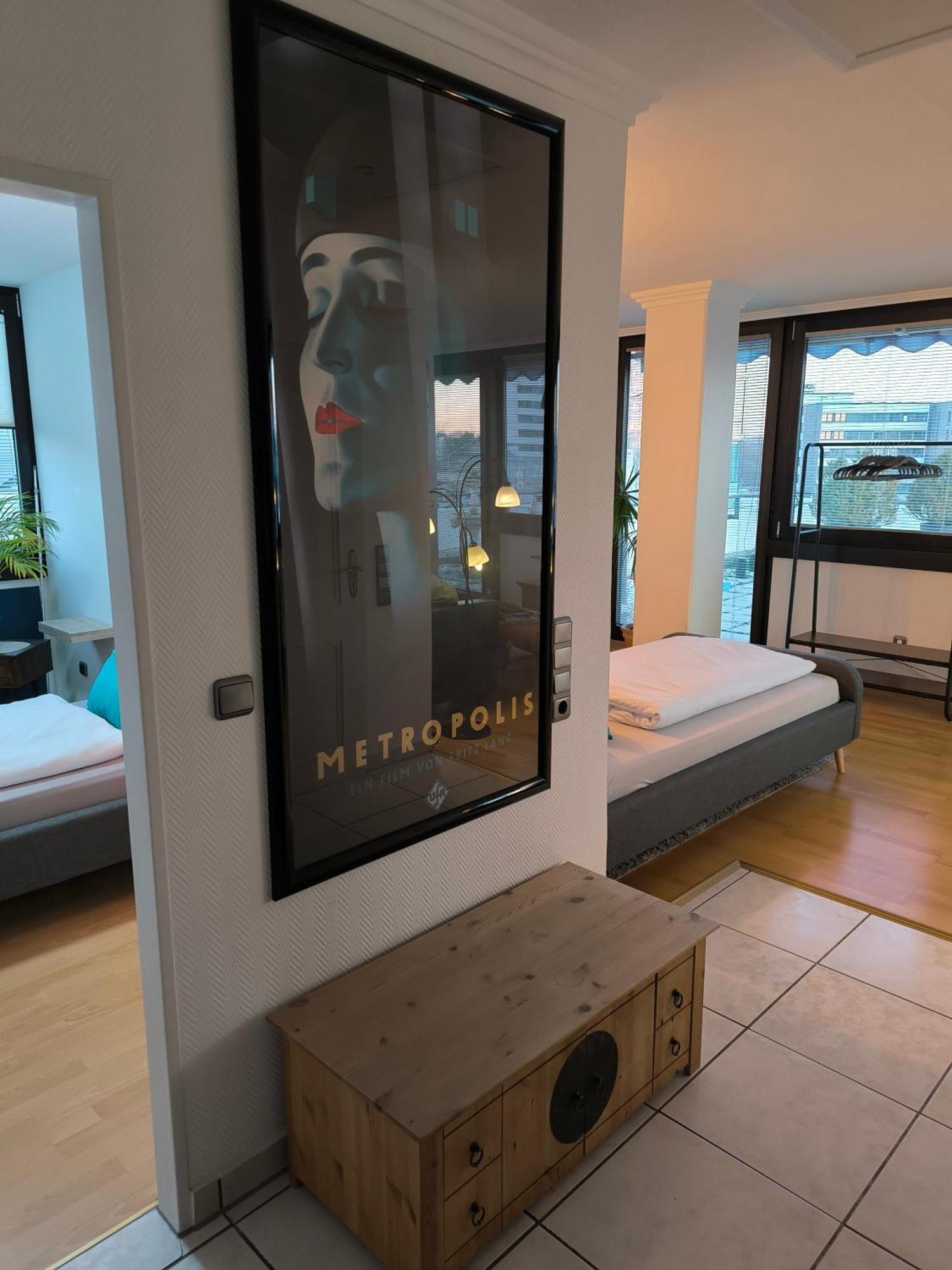 Im Herzen Von Wiesdorf- Blick Auf Das Bayer-Kreuz -Appartement Mit 2 Schlafzimmern-Fuer 3 Personen -Zentral Gelegen - Friedrich Ebert Platz 5A , 4Te Etage - Dachterrasse Und Sauna - Kaution Pflicht - 勒沃库森 外观 照片